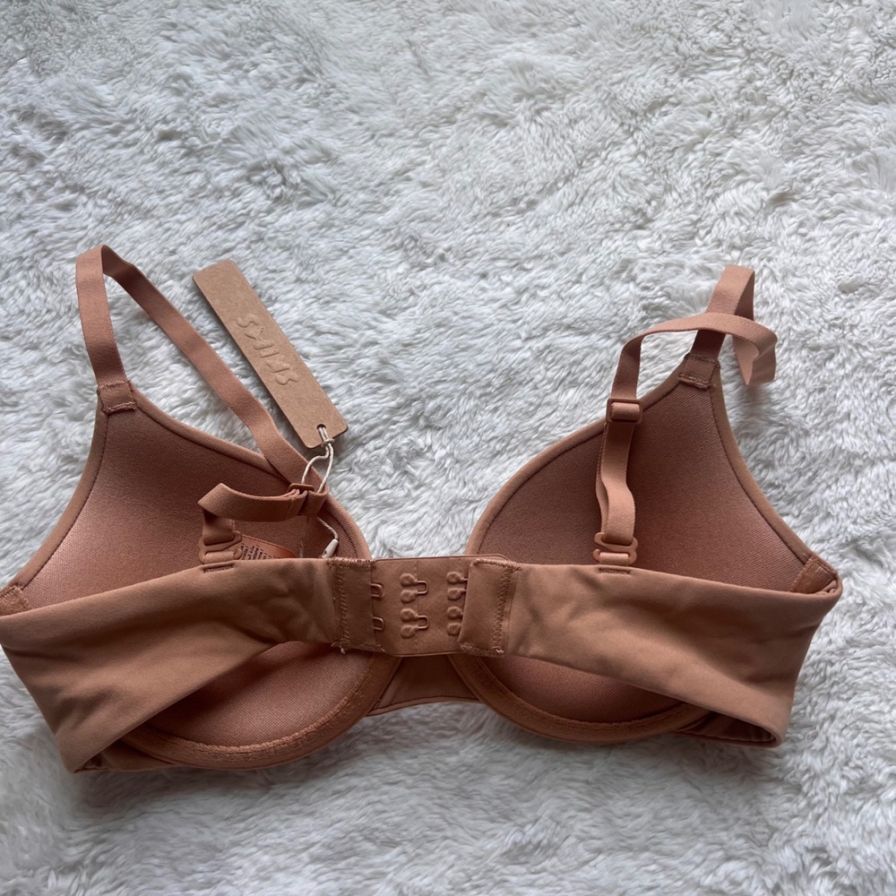 SKIMS Fits Everybody T-Shirt Bra Ochre Underwire Padded BA-DEM-9221 Size 30B NEW - Picture 6 of 12